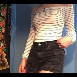 Tight off the shoulder striped long sleeve shirt.